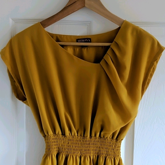 Golden Yellow Dress in XS - Picture 2 of 3